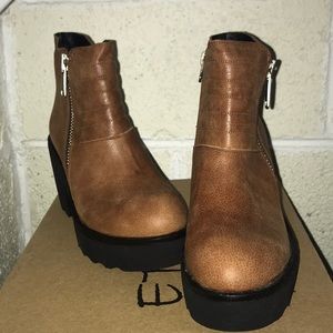 New in box Ethem brown booties
